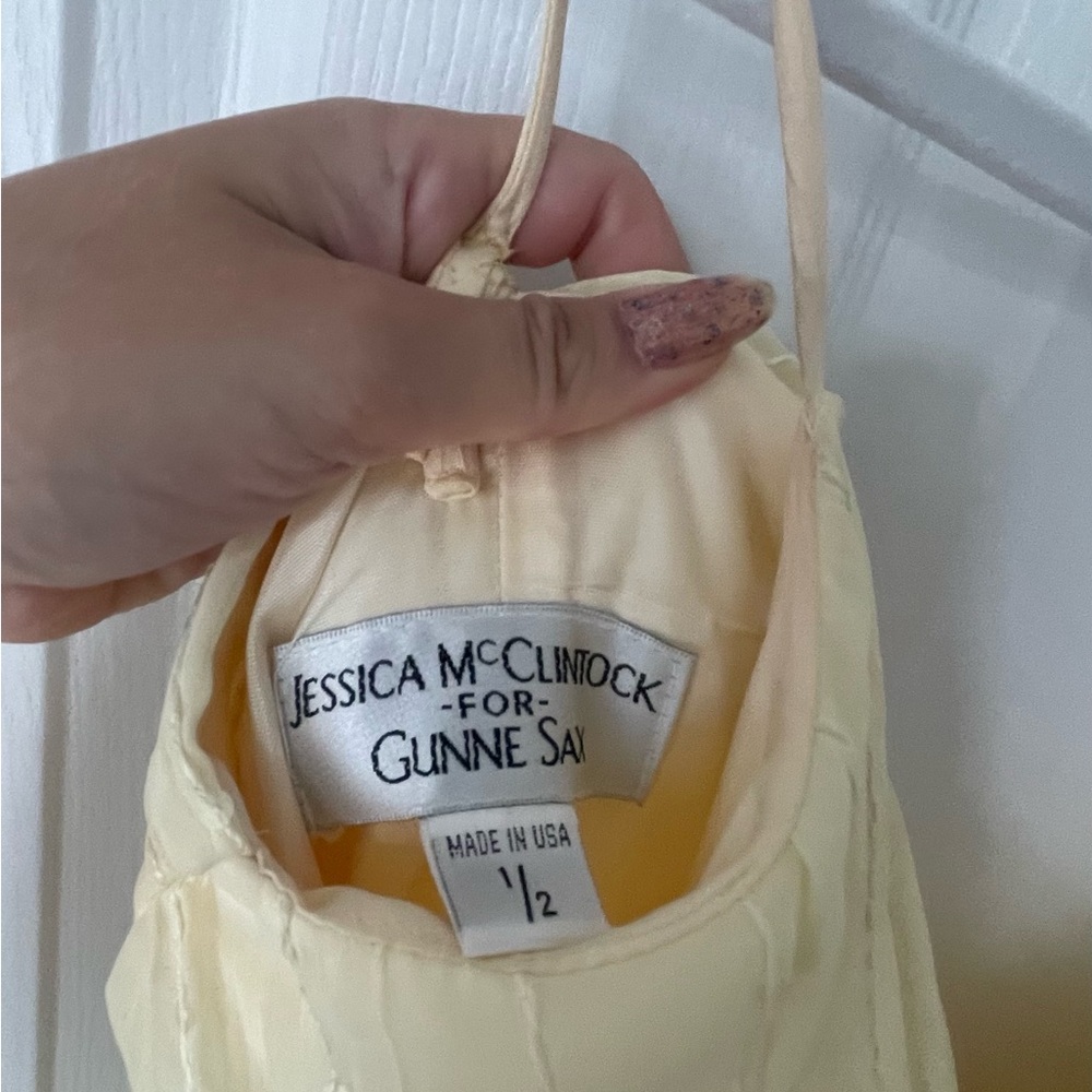 Beautiful vintage pale yellow Jessica McClintock Gunne Sax long prom dress - Picture 3 of 3